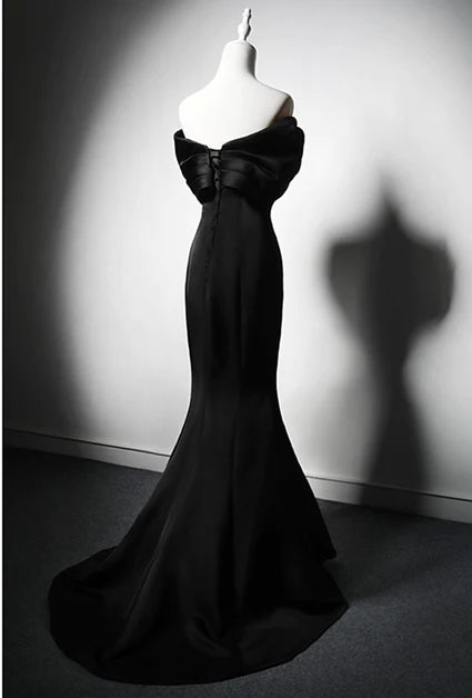 Robe de soirée sirène noire en satin à épaules dénudées, robe de gala noire sexy en satin, robe de bal/sirène sans bretelles, sans manches, col ras du cou