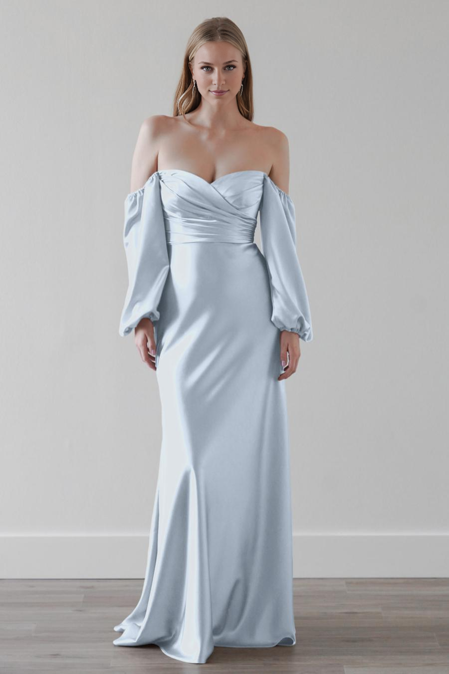 Schulterfreies, langärmliges, trägerloses, rückenfreies und bodenlanges Ballkleid