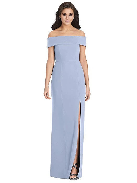Ärmelloses, rückenfreies Abendkleid mit schulterfreiem Kragen, seitlichem Schlitz und Bodenlänge