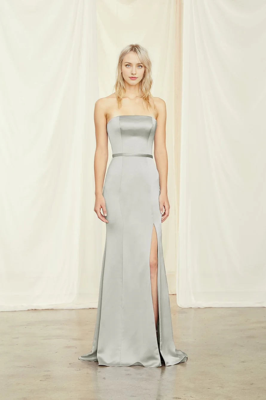Schulterfreies, ärmelloses, trägerloses, rückenfreies Ballkleid mit Seitenschlitz und bodenlanger Länge
