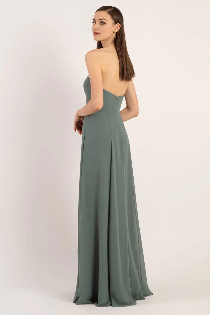 Abendkleid in Bodenlänge mit schulterfreiem Kragen, ärmellos, trägerlos, rückenfrei, seitlichem Schlitz