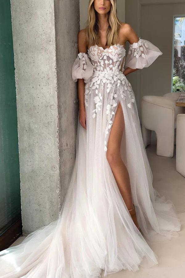 Robe de mariée bohème sans manches avec appliques en dentelle et décolleté en cœur