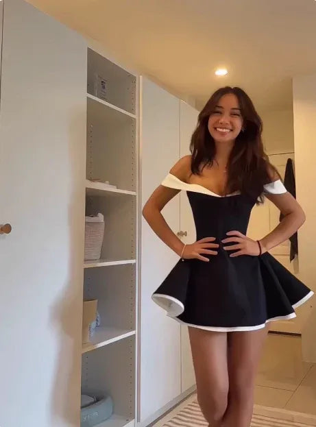 Retro A-Line Off-Shoulder Color-Blocked Flared-Hem Mini Homecoming Dress