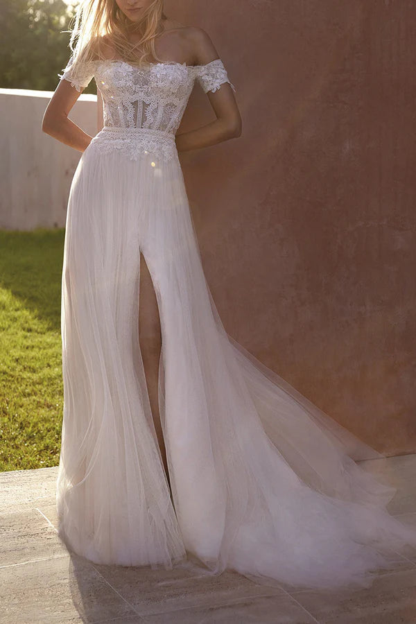 Robe de mariée bohème à manches courtes et épaules dénudées en dentelle