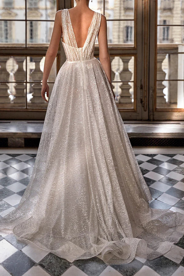 Robe de mariée brillante à col en V et fente