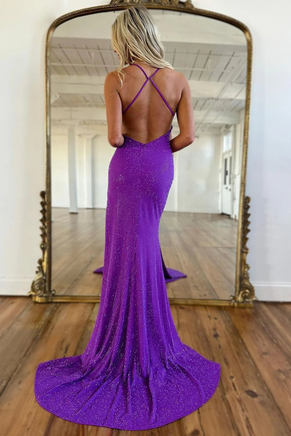 Robe de bal élégante violette à décolleté en V profond, fente dans le dos et longueur au sol