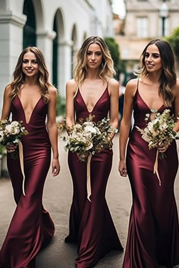 Charmante robe de demoiselle d'honneur longue à col en V et queue de poisson