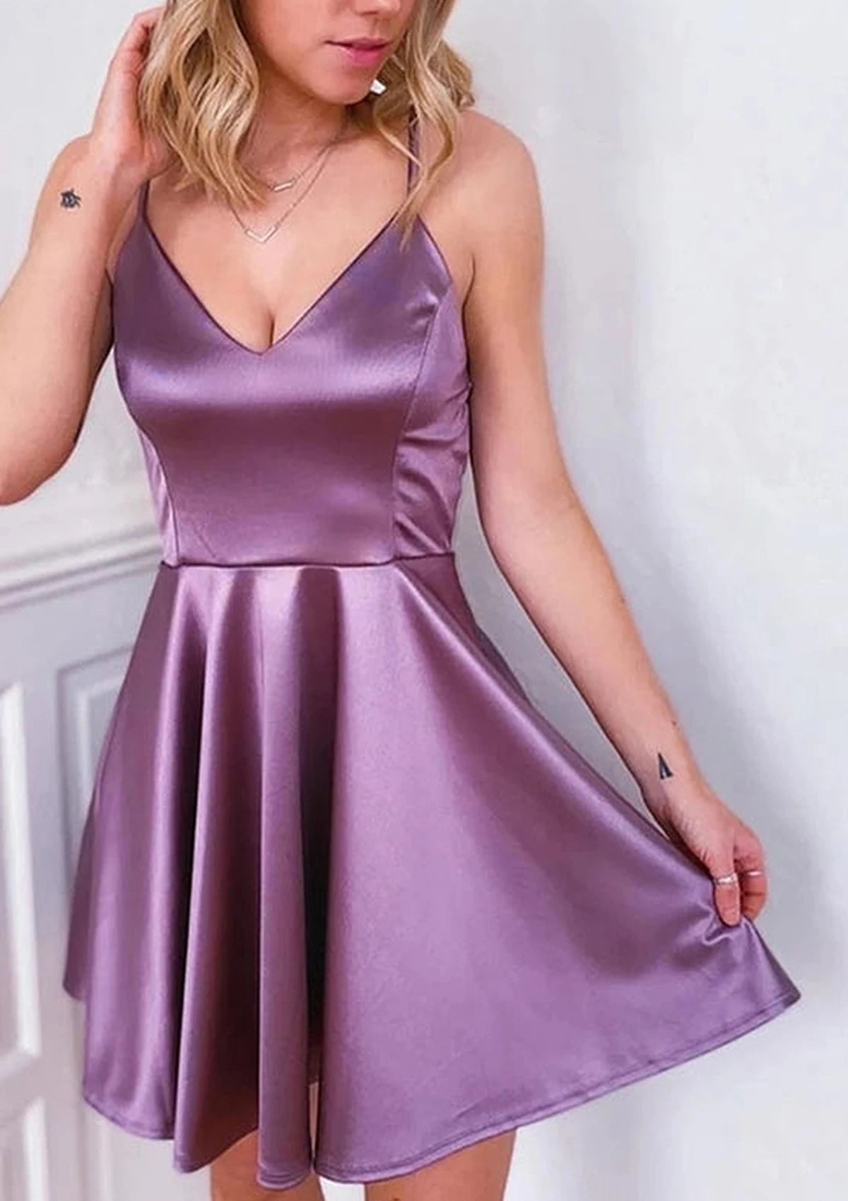 Shimmering A-Line V-Neck Spaghetti Strap Criss-Cross Back Short Homecoming Dresses