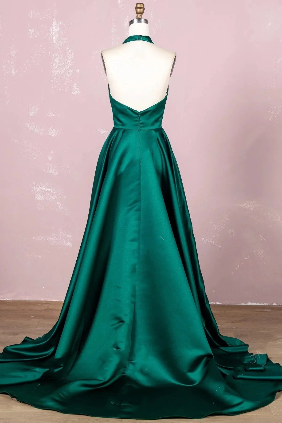 Einfache Neckholder-Ballkleider aus Satin mit langem, offenem Rücken 