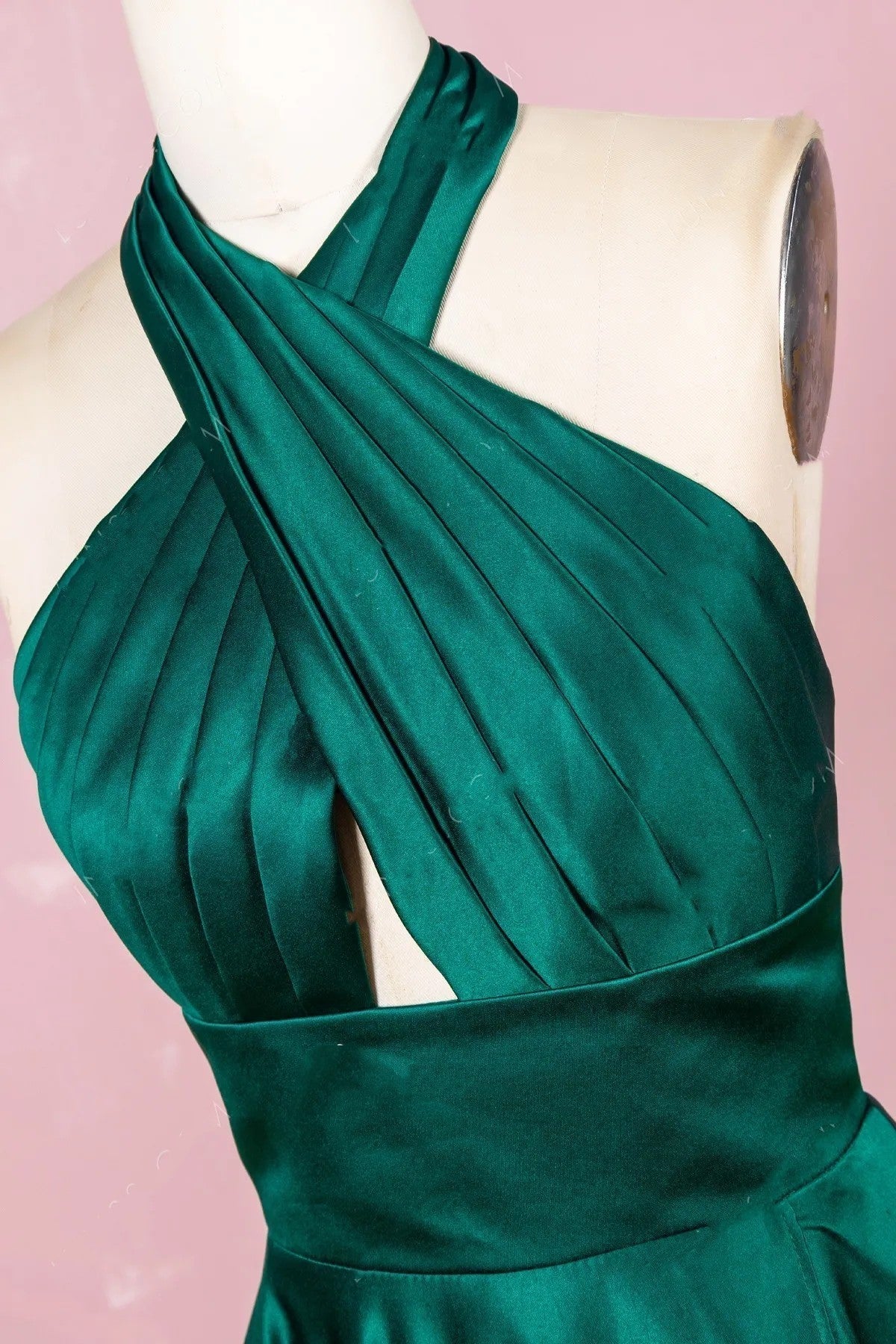 Einfache Neckholder-Ballkleider aus Satin mit langem, offenem Rücken 