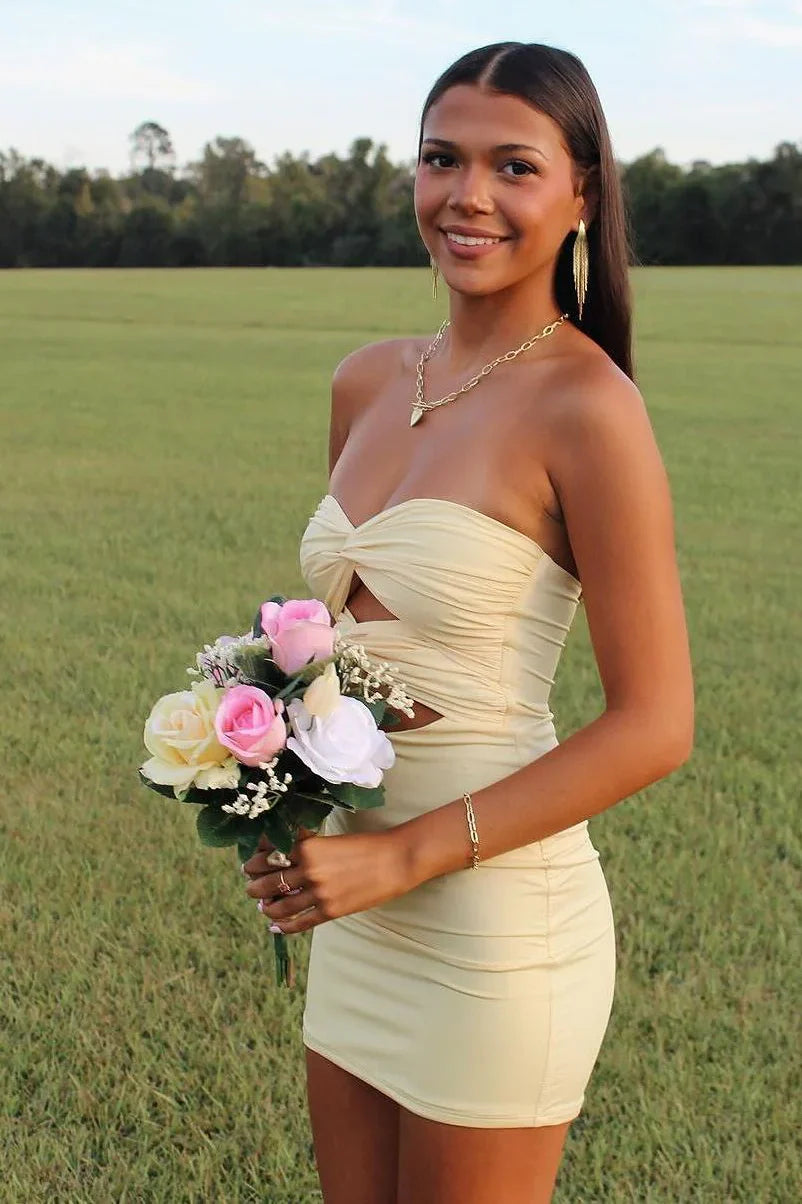 Soft Sheath Strapless Twisted-Cutout Ruched Jersey Mini Prom Dress