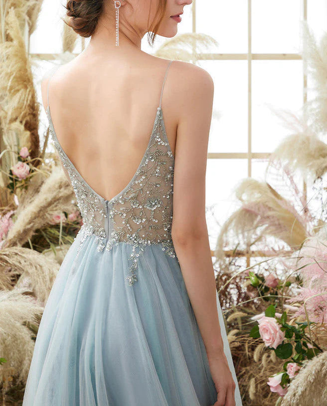 Spaghettiträger V-Ausschnitt Tüll Ballkleid mit Applikationen A-Linie Langes Abendkleid mit Perlen