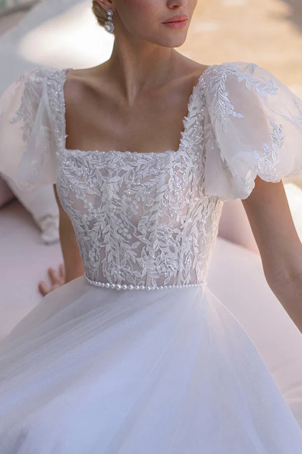 Robe de mariée de style rural à manches courtes en dentelle carrée trapèze