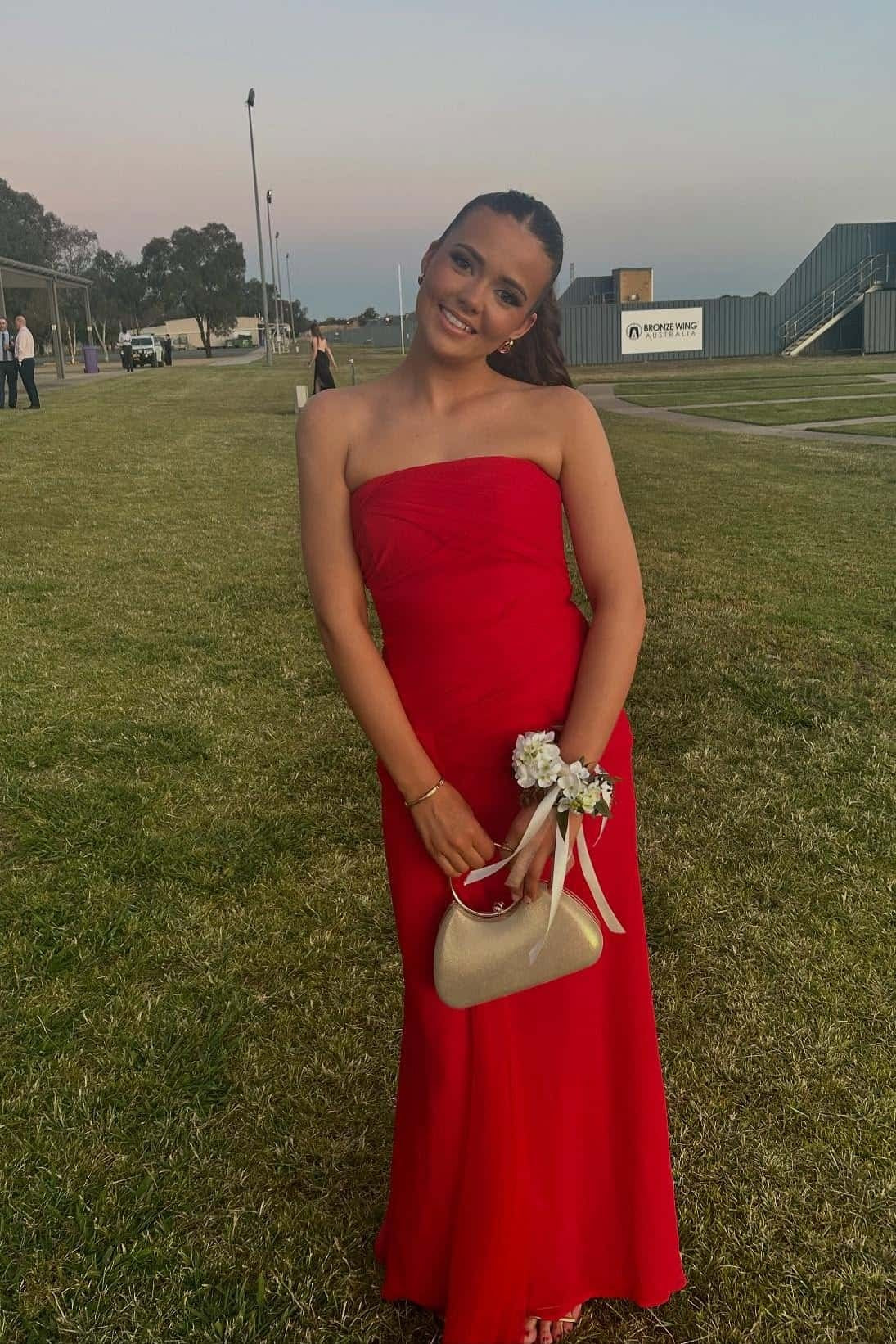 Strapless Ruched Chiffon Spliced Evening Dress with Draped Bodice & Flowy Maxi Silhouette