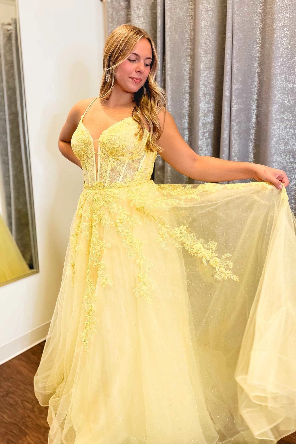 Sunny A-Line V-Neck Spaghetti-Strap Lace-Appliquéd Floor-Length Prom Dress