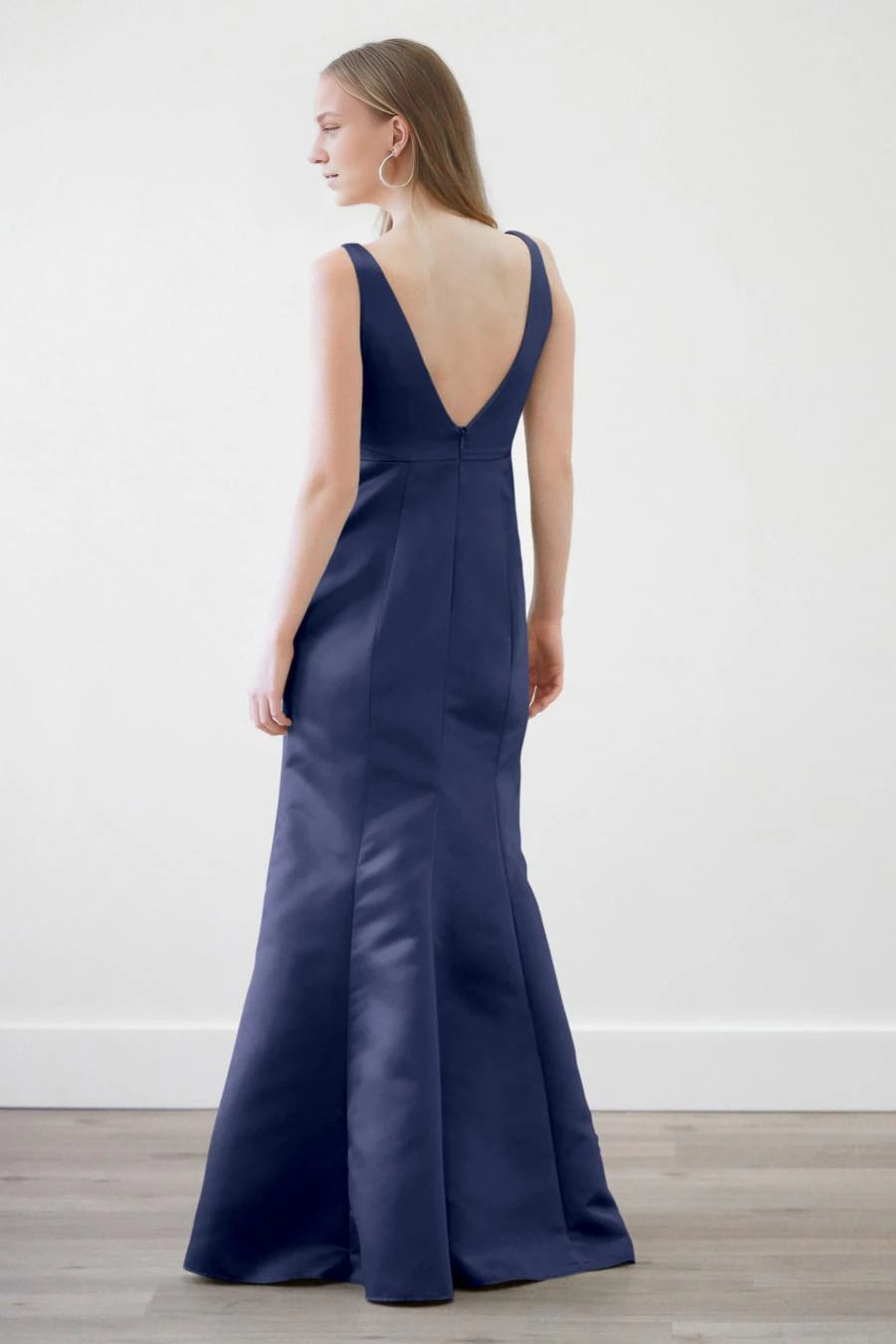V-neck off shoulder sleeveless backless and floor length Prom dress
