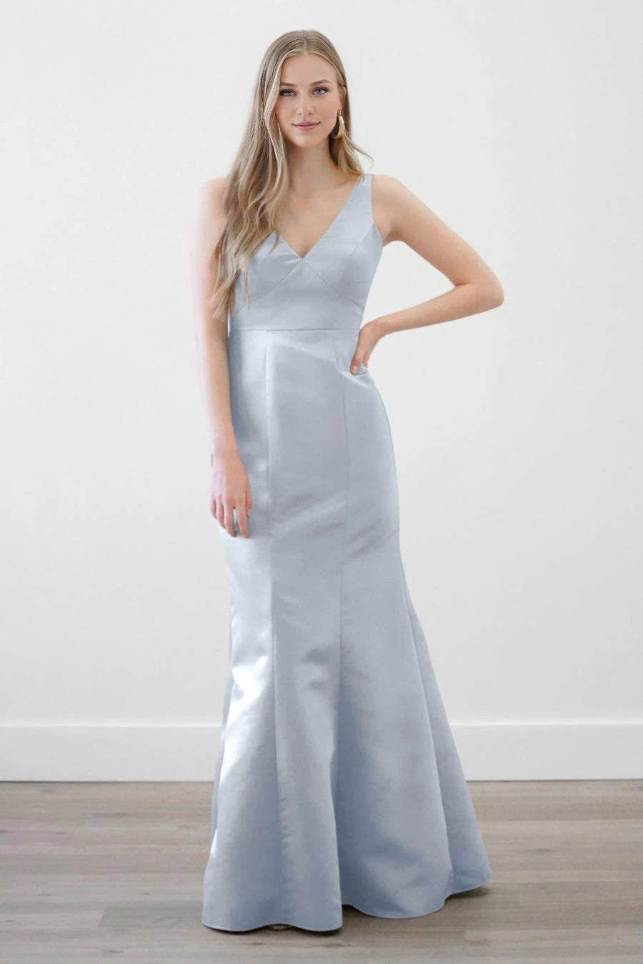 V-neck off shoulder sleeveless backless and floor length Prom dress
