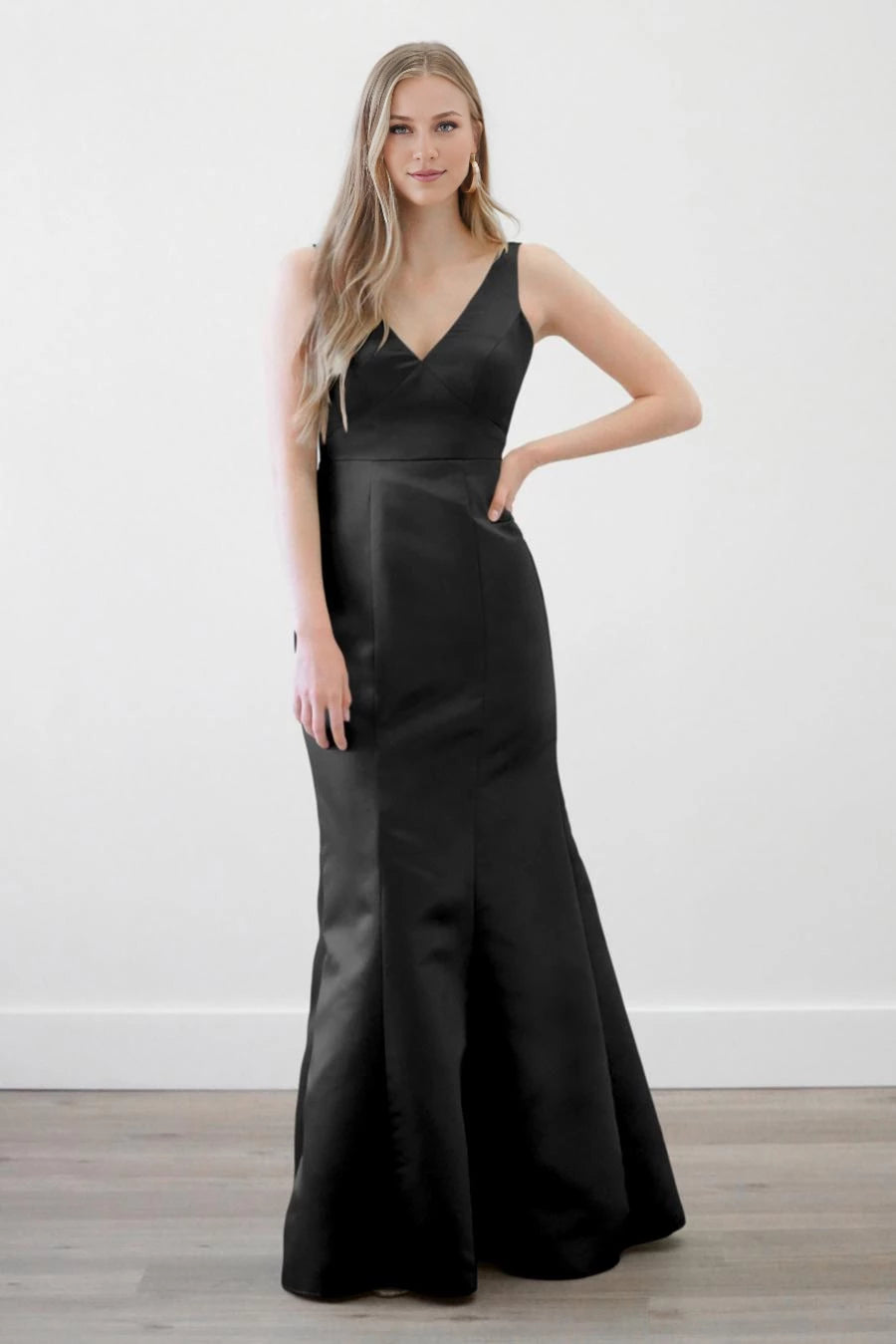 V-neck off shoulder sleeveless backless and floor length Prom dress