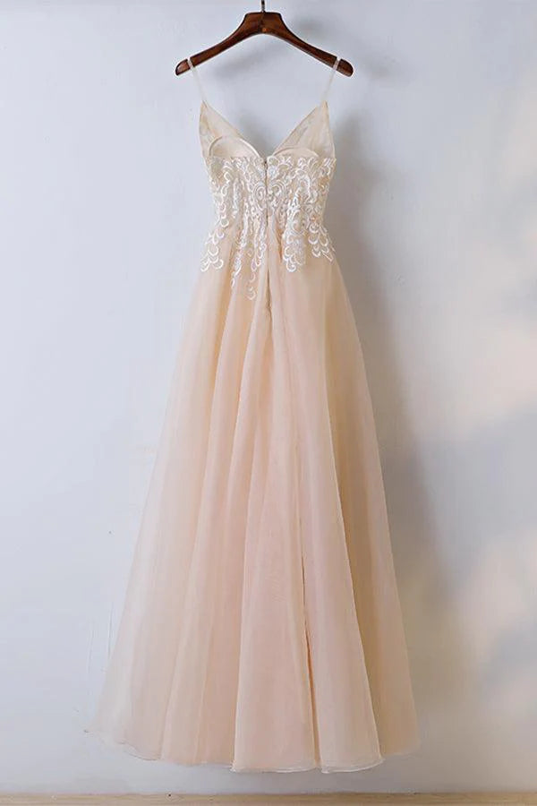 Robe de soirée longue et élégante en dentelle à col en V et bretelles spaghetti