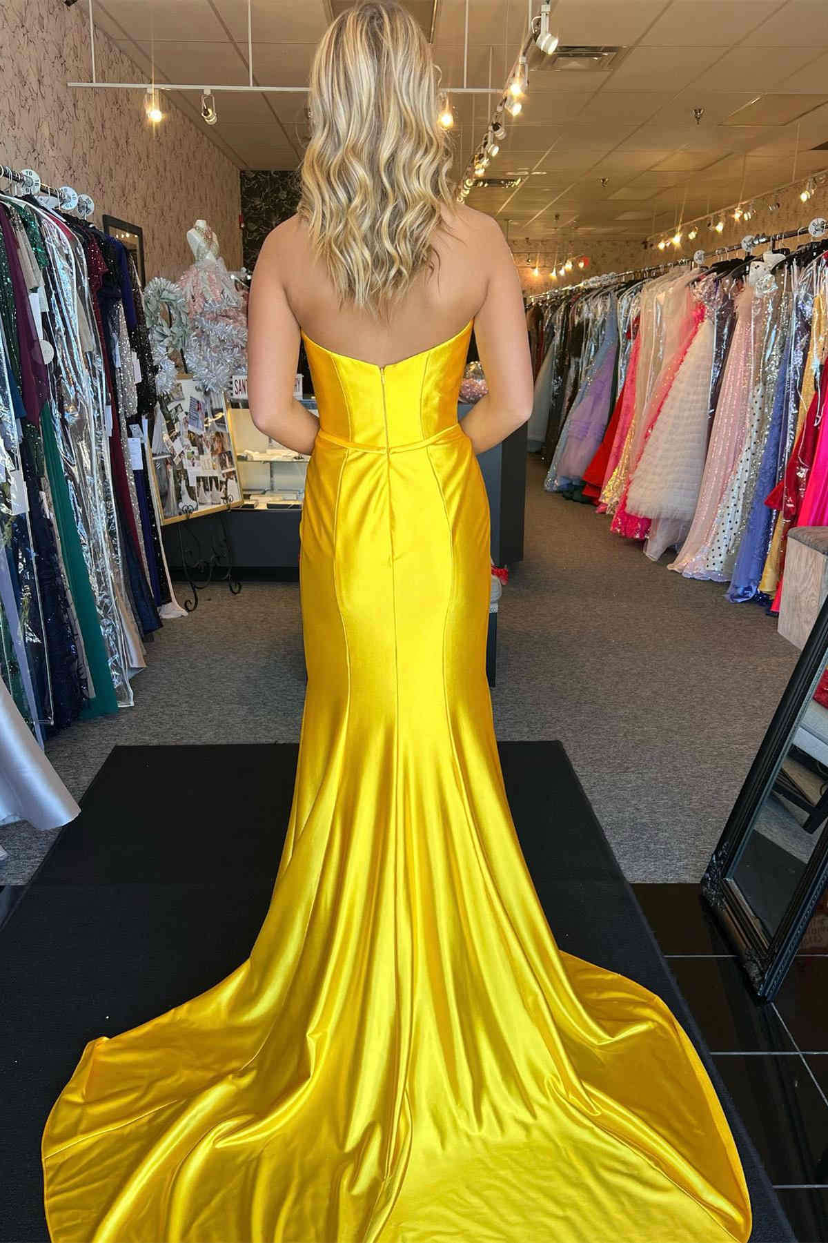 Vibrant Mermaid Strapless Sweetheart Bow-Detail Floor-Length Prom Dress