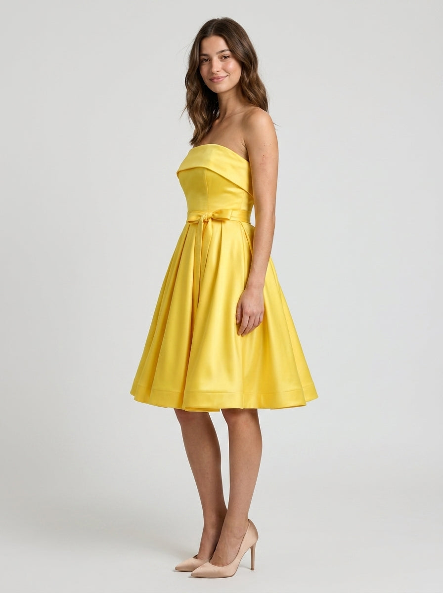 Vibrant Yellow A-Line Strapless Sweetheart Self-Tie Back Knee-Length Homecoming Dresses