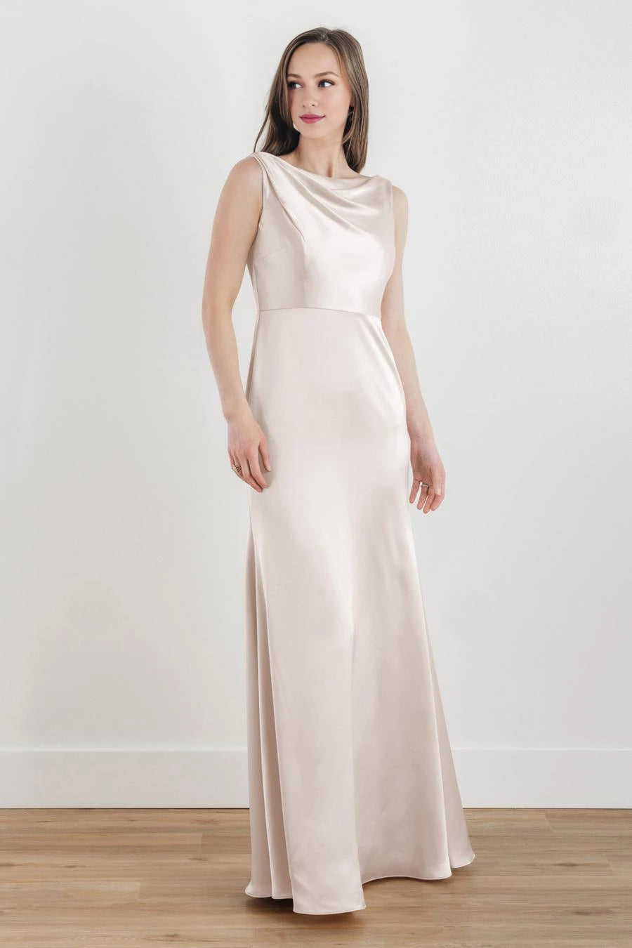 Waist collar off shoulder sleeveless backless and floor length evening dress
