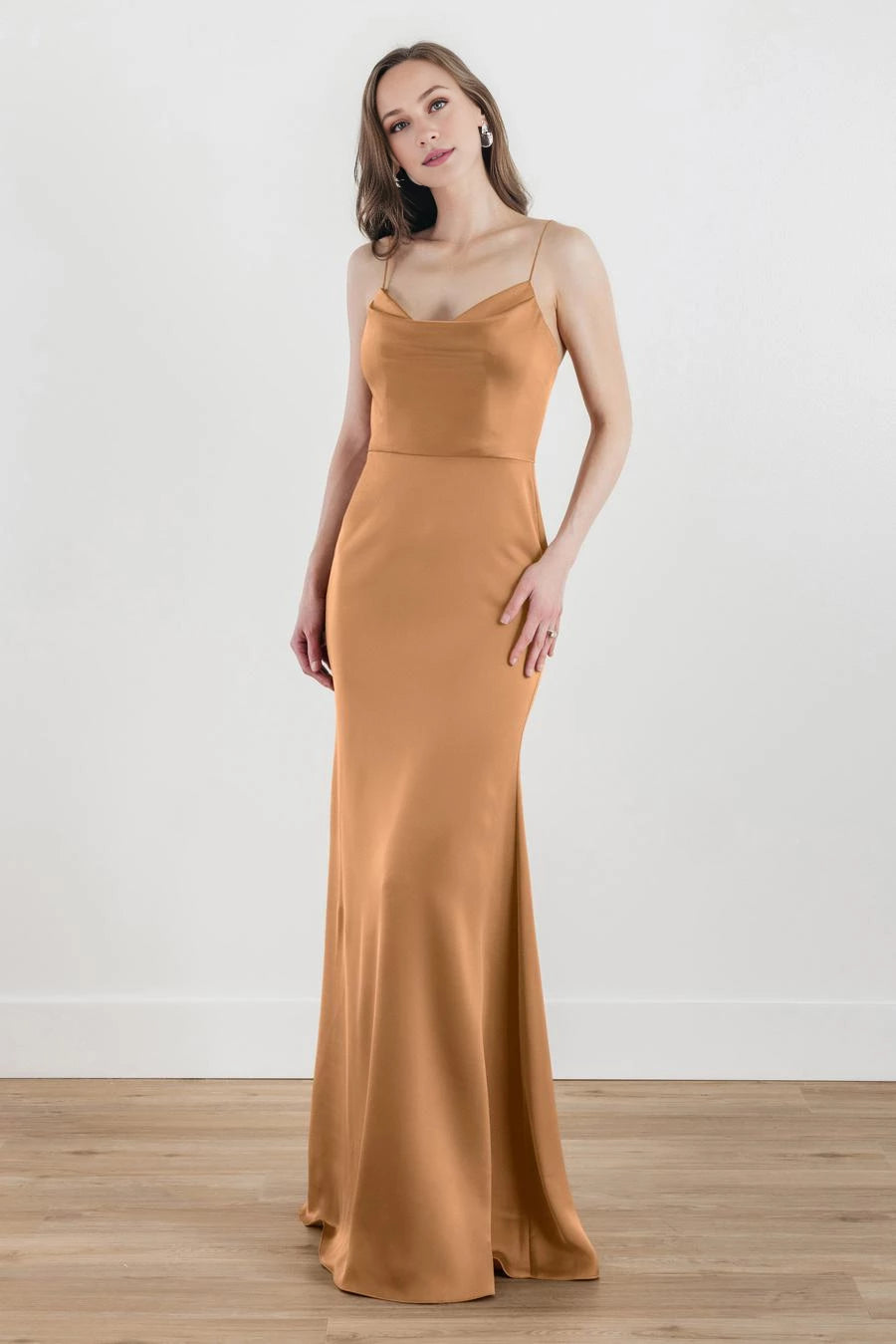 Waist collar off shoulder sleeveless thin shoulder straps backless and floor length evening dress