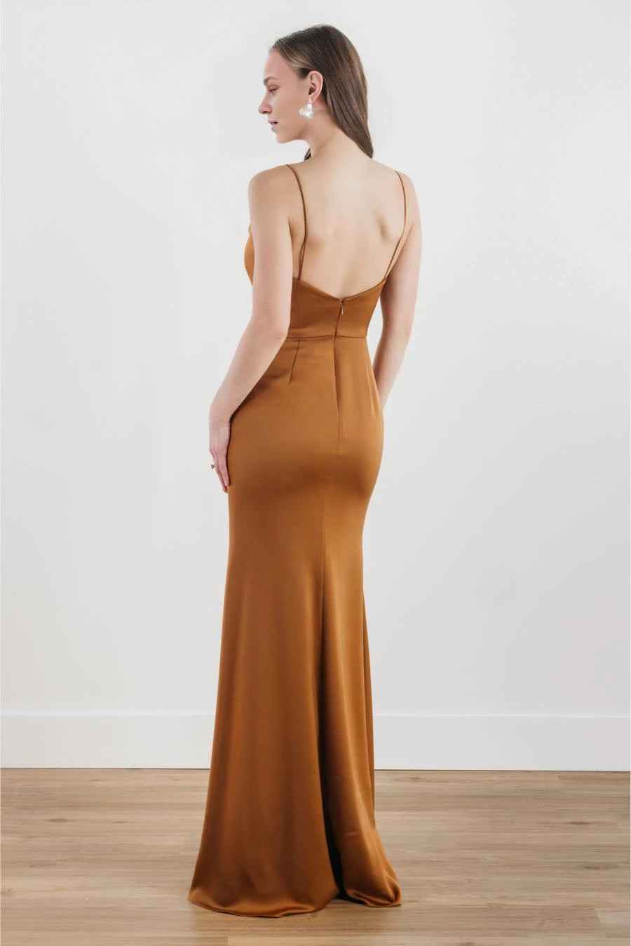 Waist collar off shoulder sleeveless thin shoulder straps backless and floor length evening dress