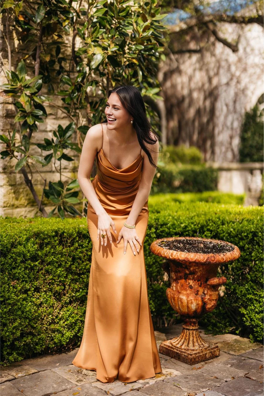 Waist collar off shoulder sleeveless thin shoulder straps backless and floor length evening dress