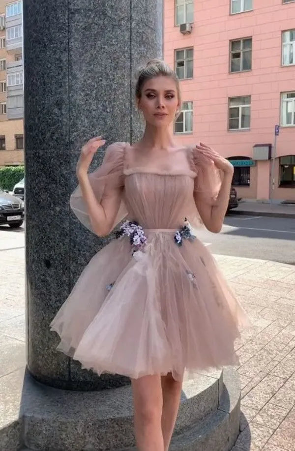 Whimsical A-Line Square-Neck Puff-Sleeve Floral-Appliqué Tulle Mini Prom Dress