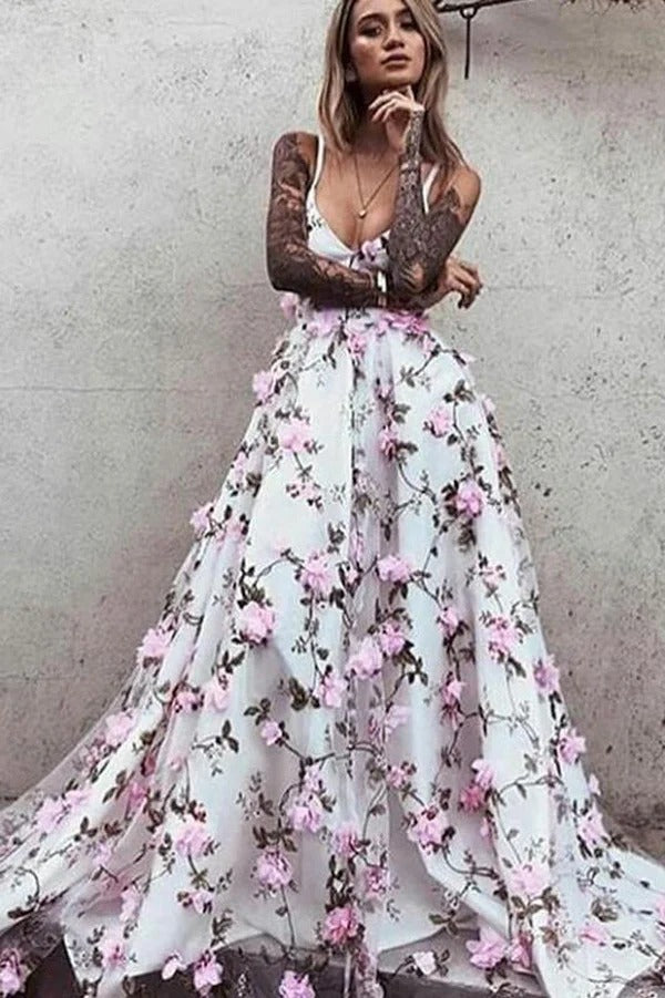 White 3D Floral Spaghetti Strap Tulle Gown with V-Neck