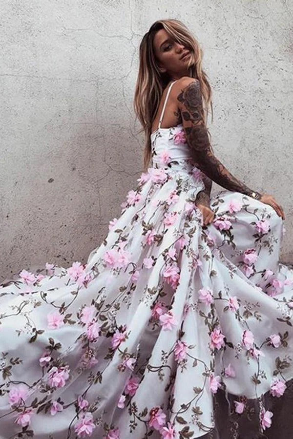 White 3D Floral Spaghetti Strap Tulle Gown with V-Neck