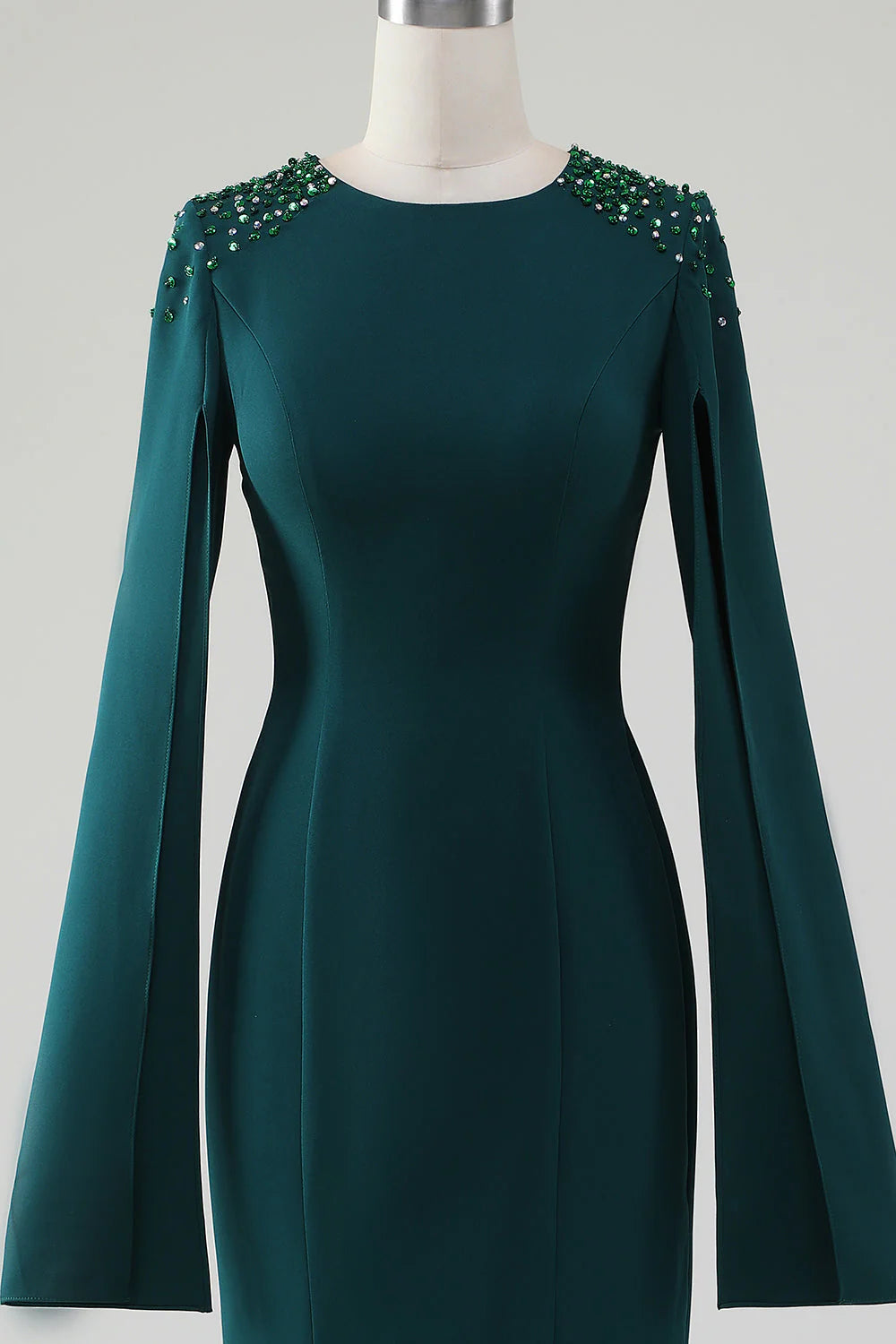 Dunkelgrünes Kleid mit Perlenbesatz und Cape-Ärmeln, Fischschwanz und Rundhalsausschnitt, Kleider für die Brautmutter