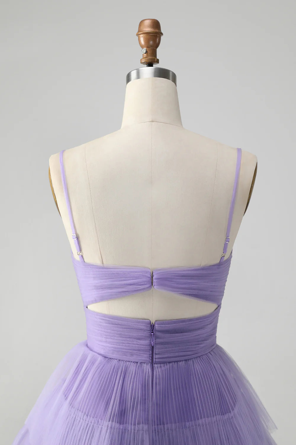 Jolie jupe courte violette à bretelles fines et à volants pour la rentrée scolaire
