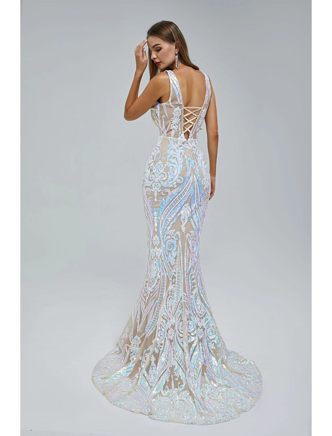 Robe de soirée sirène/trompette scintillante et brillante, robe de fiançailles pour invités de mariage, traîne courte, sans manches, col en V, paillettes avec paillettes