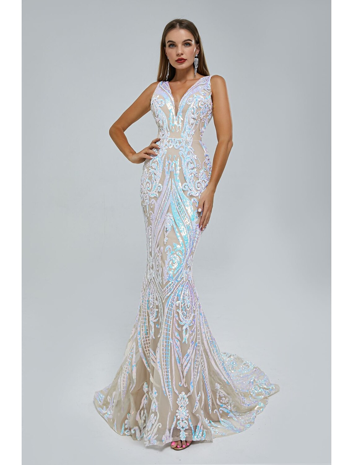 Robe de soirée sirène/trompette scintillante et brillante, robe de fiançailles pour invités de mariage, traîne courte, sans manches, col en V, paillettes avec paillettes