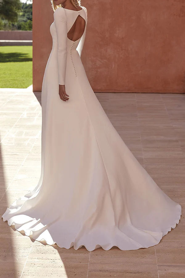 Robe de mariée minimaliste à manches longues et col carré en A