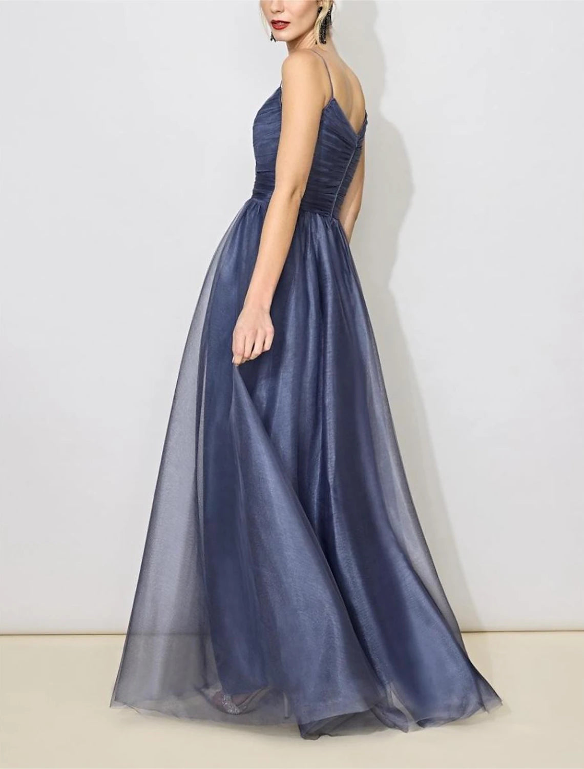 Robe de demoiselle d'honneur trapèze, col en V, sans manches, élégante, longueur au sol, en tulle avec fronces