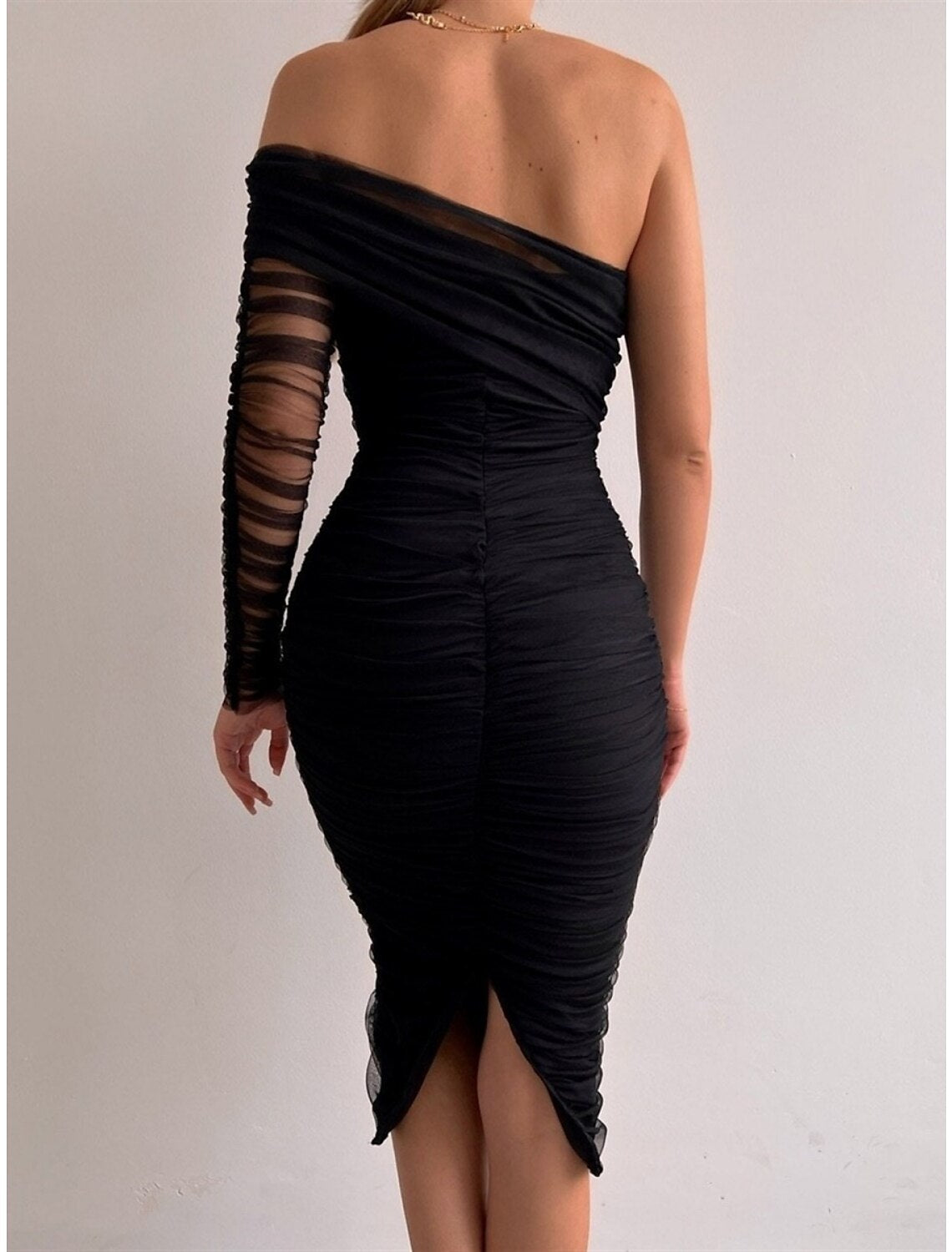 Etuikleid/Säulen-Abendkleid, sexy Kleid, formell, knielang, lange Ärmel, eine Schulter, Tüll mit gerüschtem Schlitz