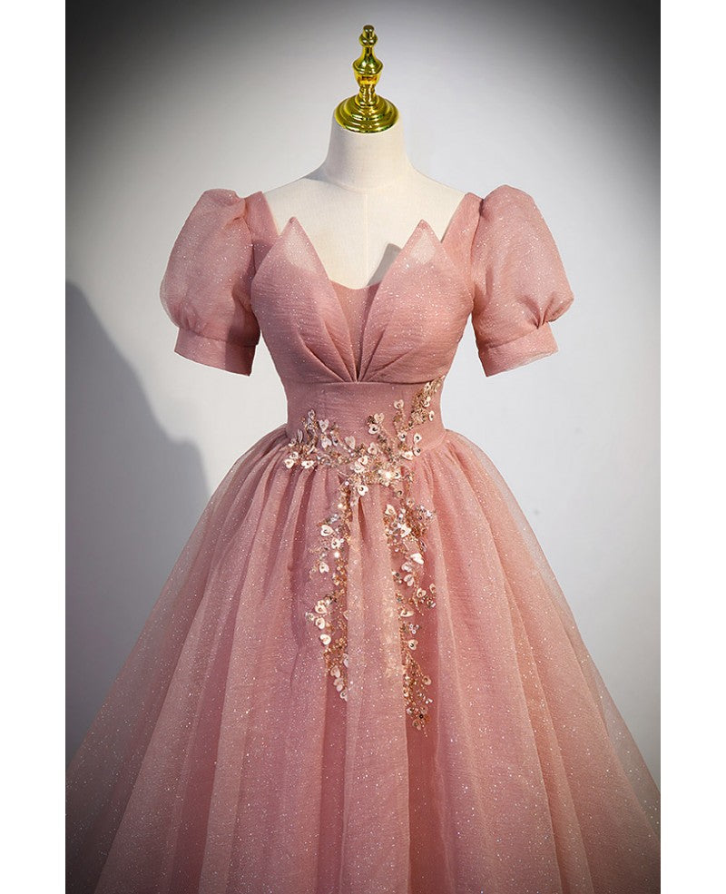 Edles und glänzendes rosa kurzärmliges besticktes bedrucktes Ballkleid mit rosa A-förmigem transparentem rückenfreiem Träger und bodenlangem Abendkleid
