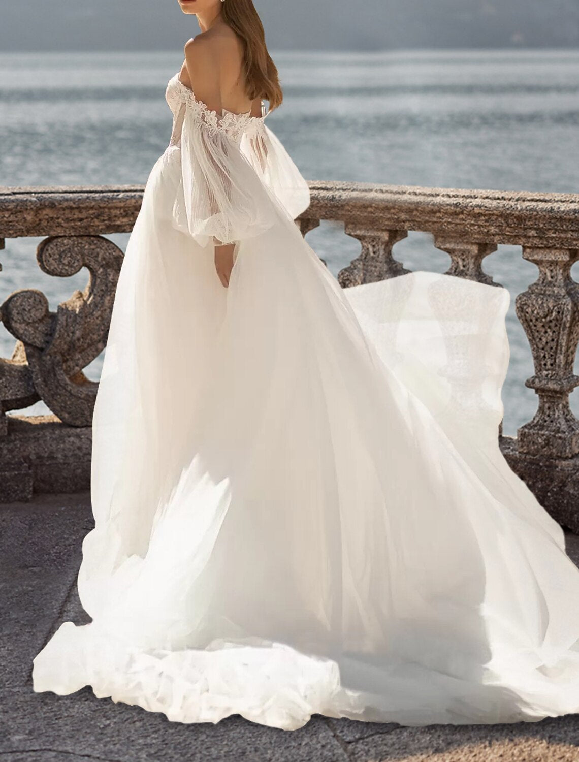 Robes de mariée de plage, coupe trapèze, épaules dénudées, manches longues, traîne courte, en dentelle, avec appliques, fendue sur le devant