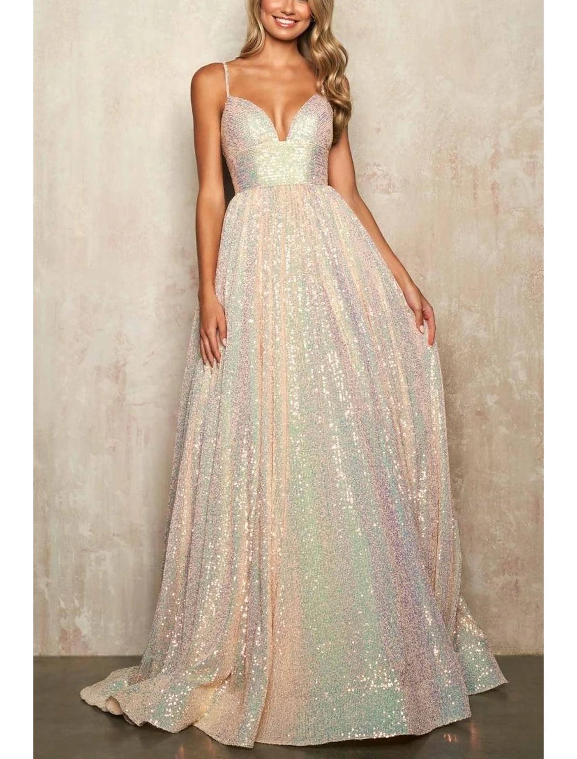 Robe de bal trapèze élégante, robe de soirée formelle, traîne courte, sans manches, bretelles spaghetti, tulle avec paillettes