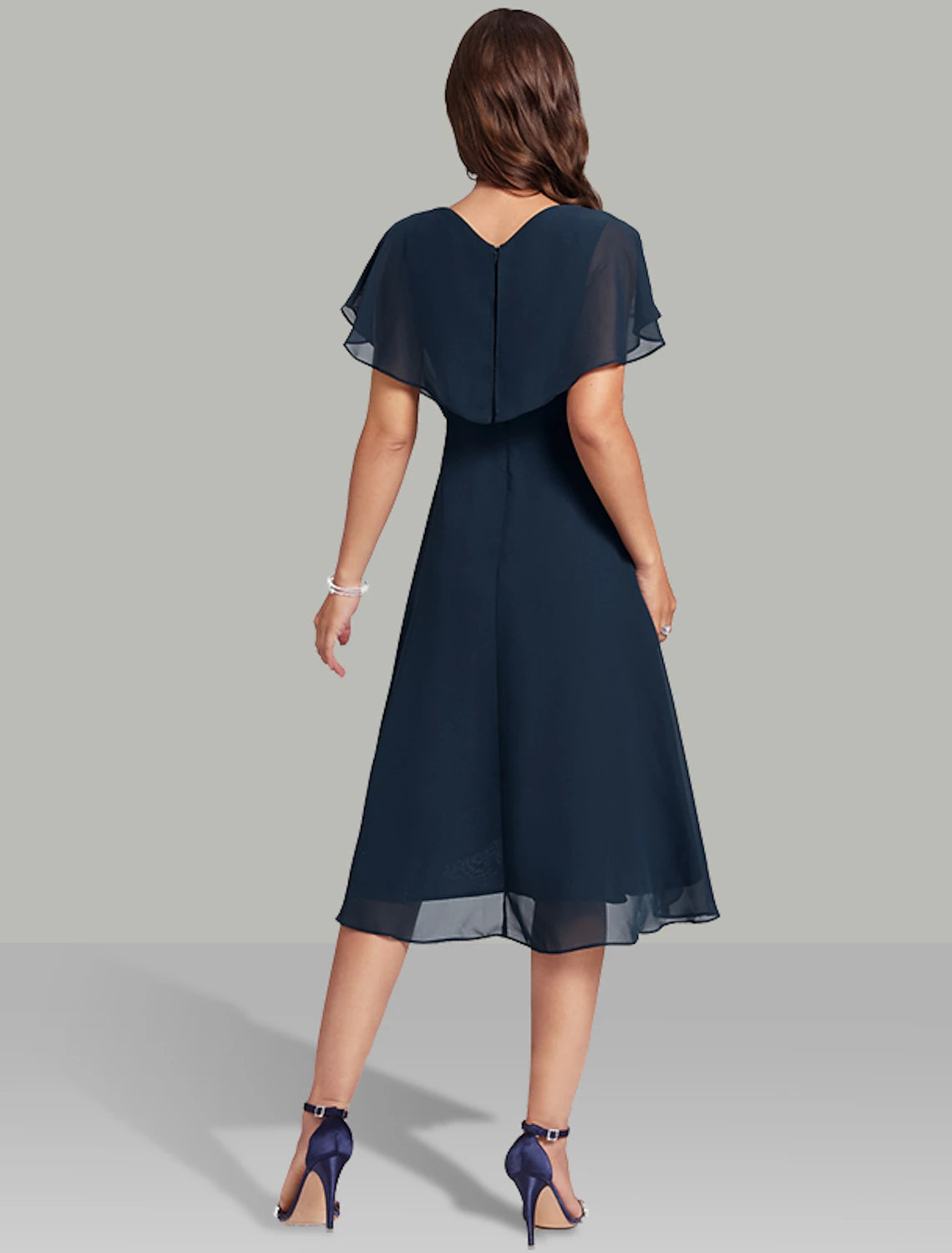 Robe de mariée trapèze élégante, robe semi-formelle, longueur thé, manches courtes, col en V, ceinture en mousseline avec perles