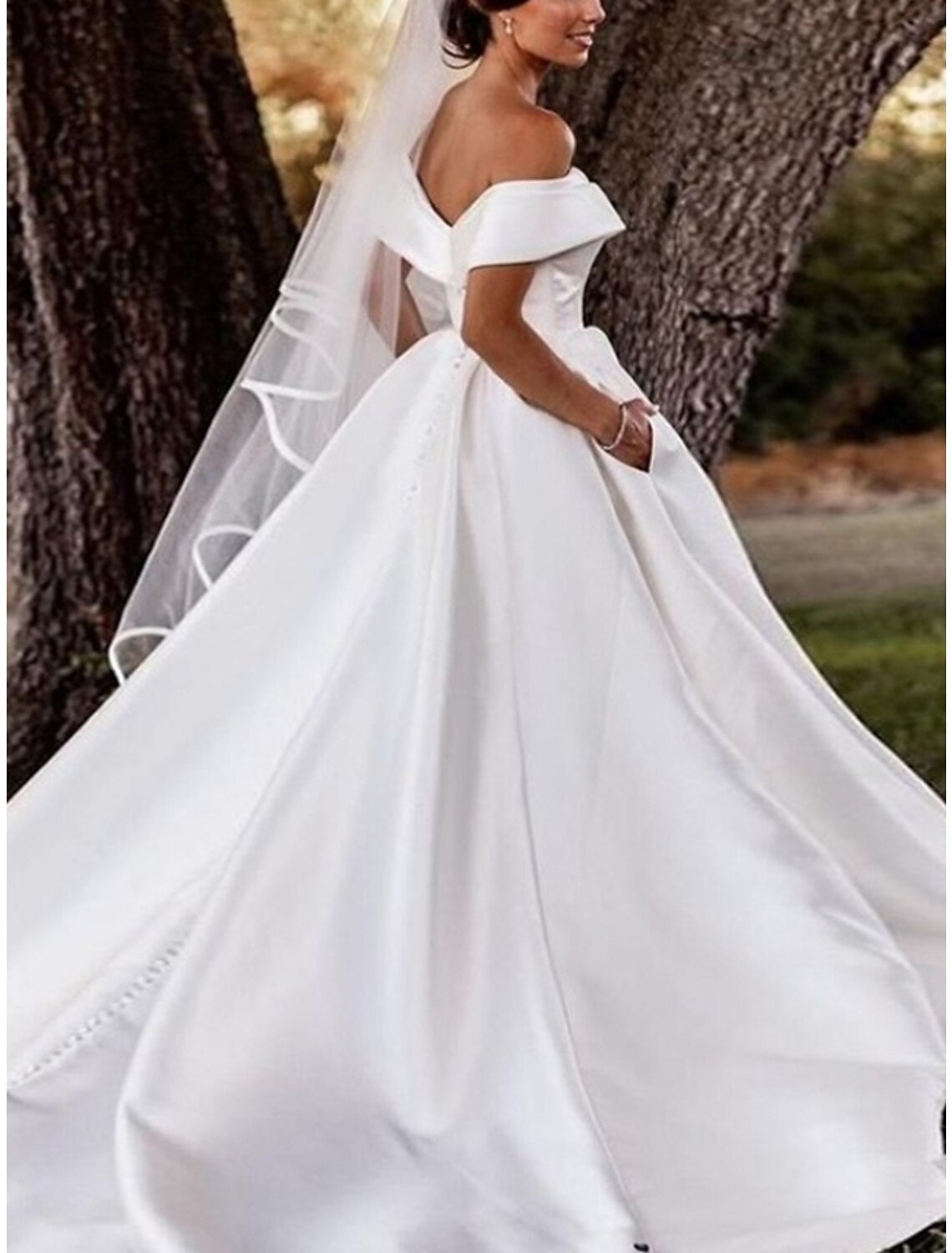 Formelle Brautkleider Ballkleid Schulterfrei Kurzarm Hofschleppe Satin Brautkleider Mit Falten