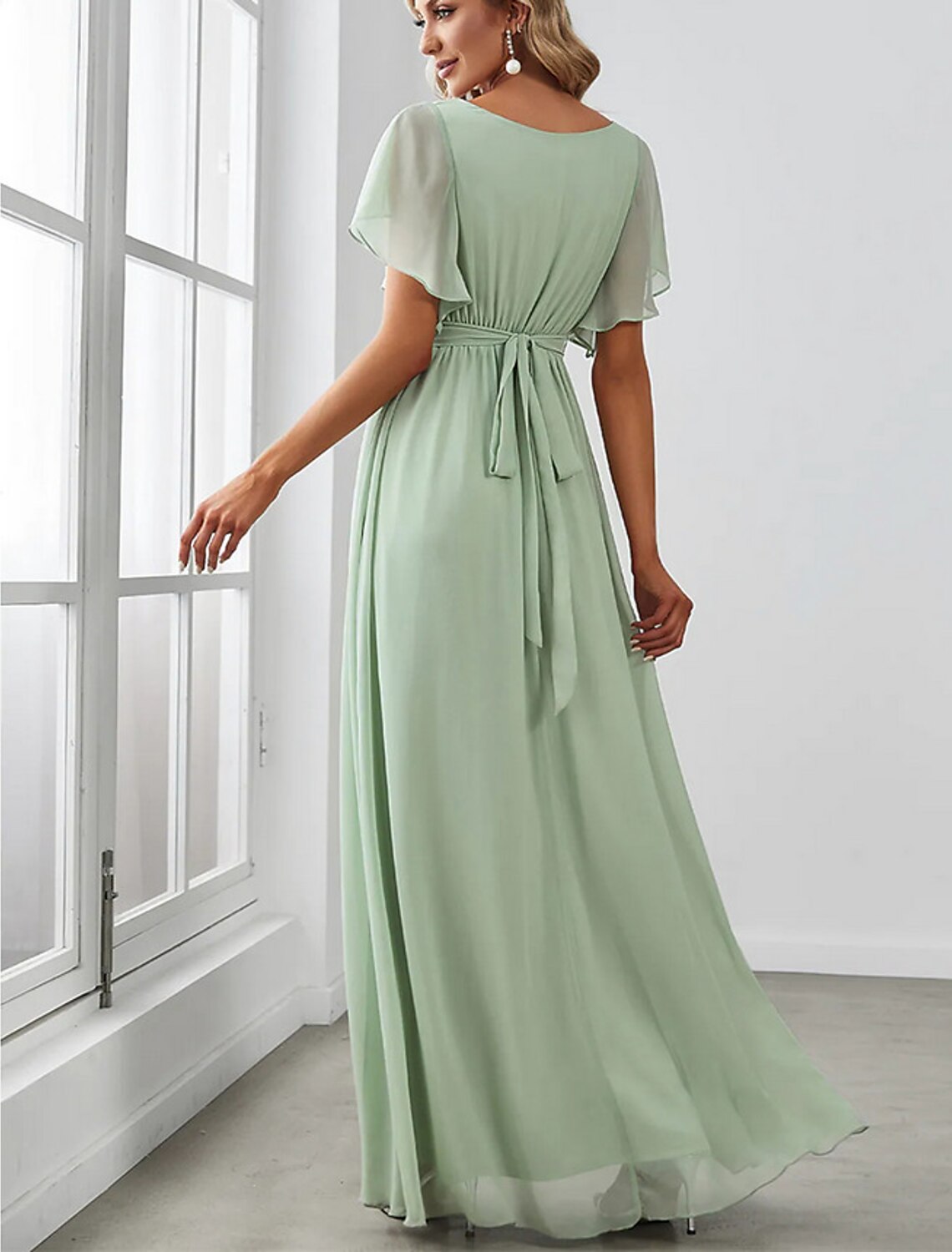 A-Linie Kleider für Hochzeitsgäste Elegantes Kleid Geburtstag Bodenlang Kurzarm V-Ausschnitt Gürtel/Schärpe Chiffon mit gerüschten Rüschen Riemchen