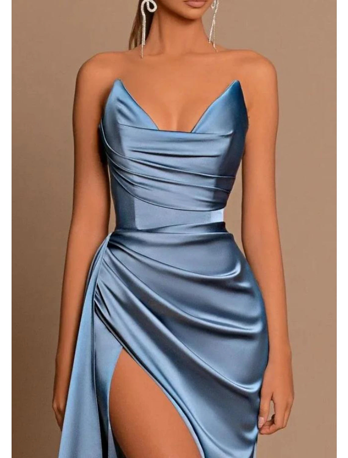 A-Linien-Abendkleid, blaues Hochzeitsgastkleid, Cocktailpartykleid, Satin, Sweep/Pinselzug, ärmellos, V-Ausschnitt, Brautjungfernkleid, rückenfrei mit Falten, gerüschtem Schlitz