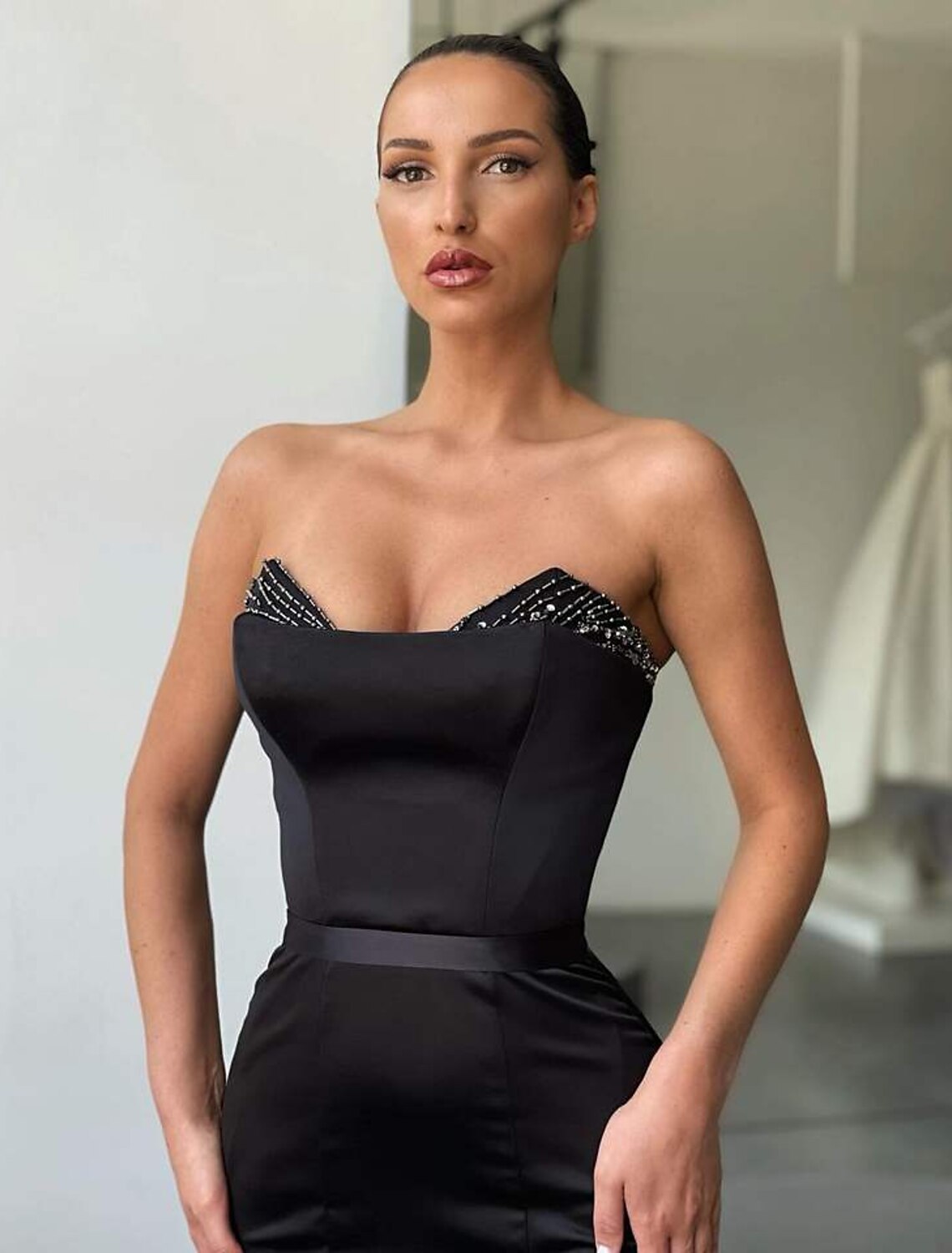 Robe de soirée sirène/trompette sexy, robe formelle pour invité de mariage, longueur au sol, sans manches, sans bretelles, en satin, dos nu, avec perles