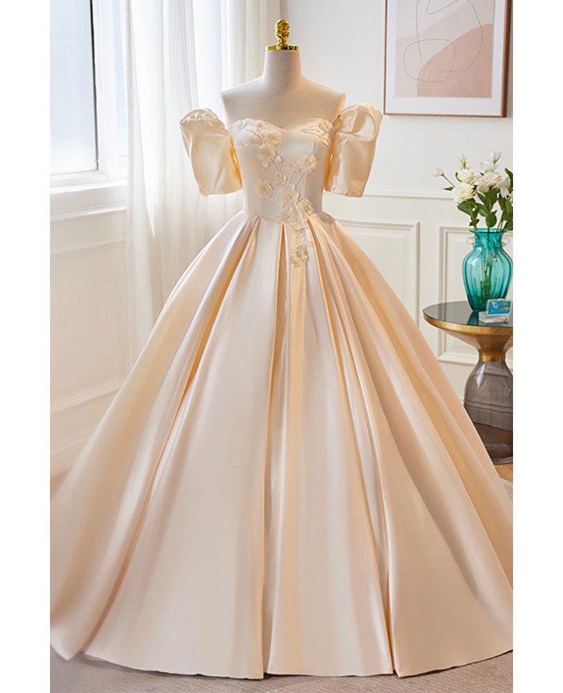 Robe de soirée élégante en satin champagne à épaules dénudées et perles appliquées, robe de princesse champagne à manches courtes et dos nu, longueur au sol