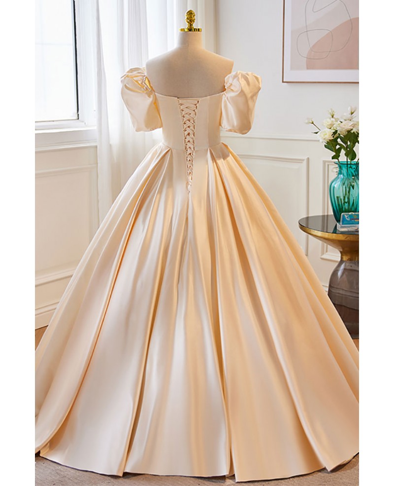 Robe de soirée élégante en satin champagne à épaules dénudées et perles appliquées, robe de princesse champagne à manches courtes et dos nu, longueur au sol
