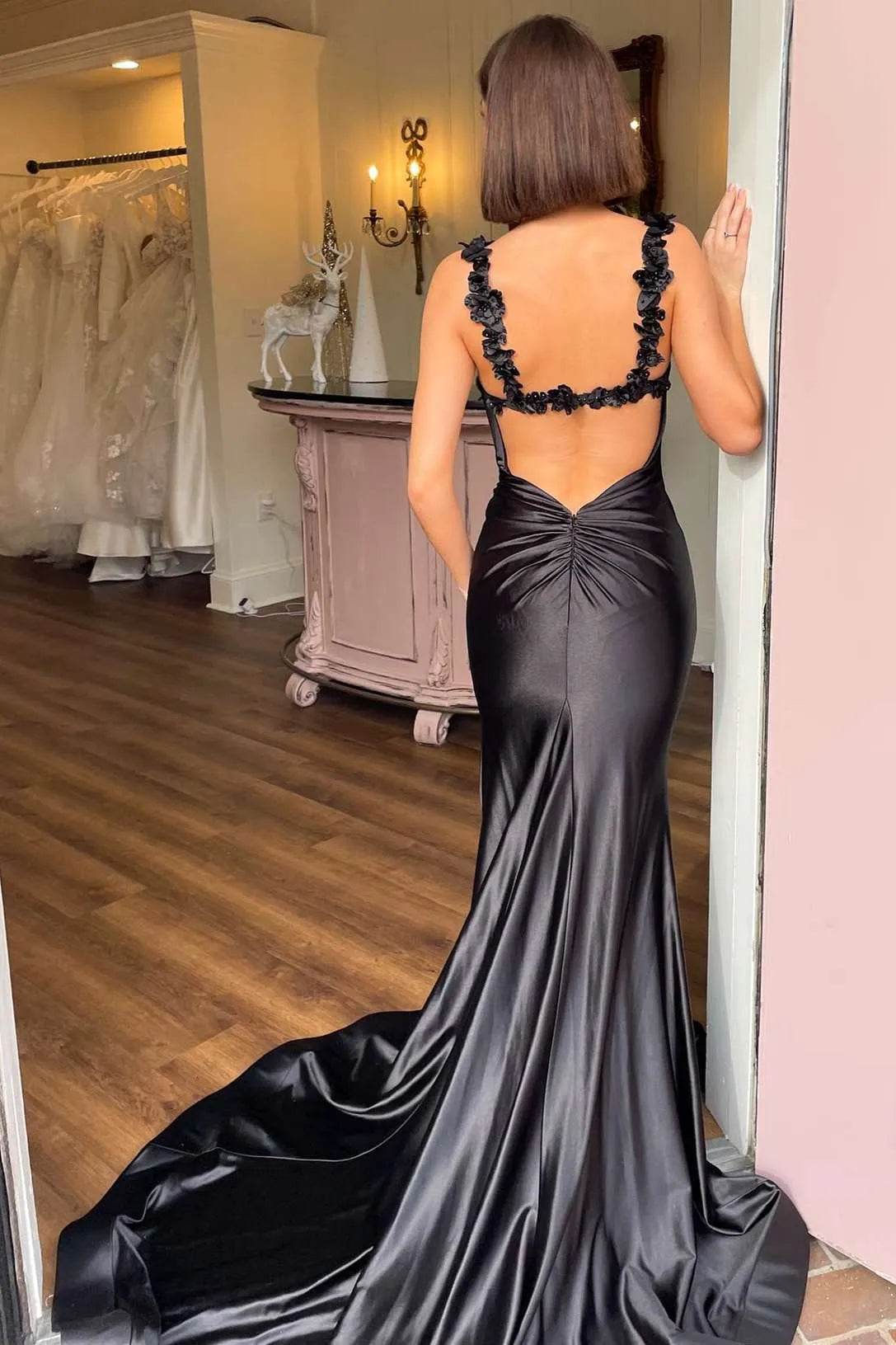 Vibrant Hot‑Pink Mermaid One‑Shoulder Crystal‑Trim Classic Black Mermaid Sweetheart Floral‑Applique‑Strap Open‑Back Floor‑Length Satin Prom DressFloor‑Length Prom Dress（副本）
